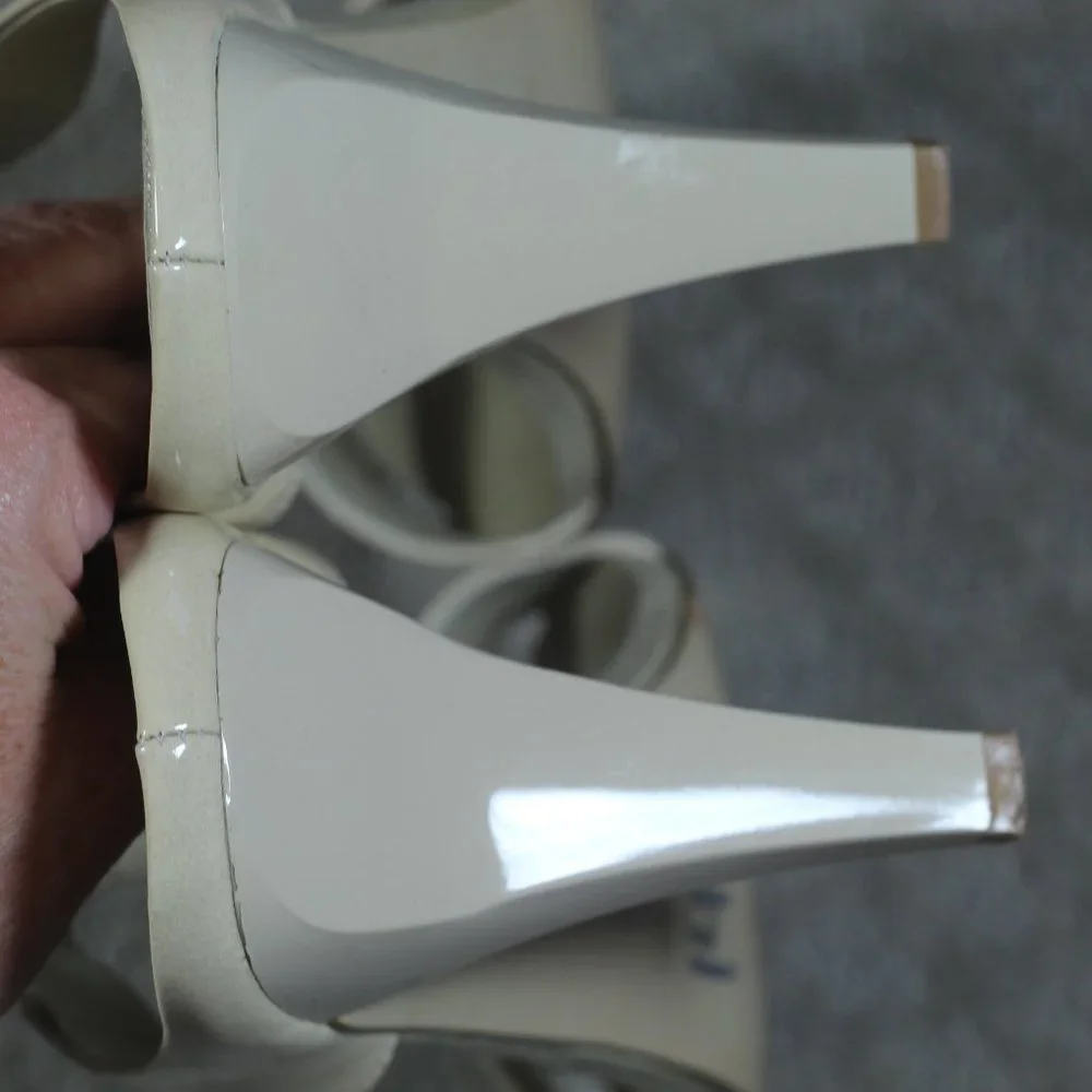 Nine West Size 8M Cream Patent Leather 4